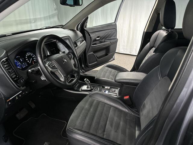 Mitsubishi OUTLANDER 2.4 PHEV Intense+ Automaat | Trekhaak | Pano