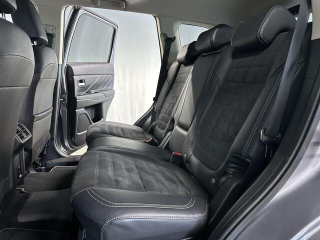 Mitsubishi OUTLANDER 2.4 PHEV Intense+ Automaat | Trekhaak | Pano