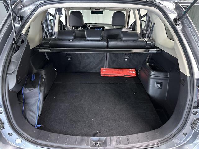 Mitsubishi OUTLANDER 2.4 PHEV Intense+ Automaat | Trekhaak | Pano