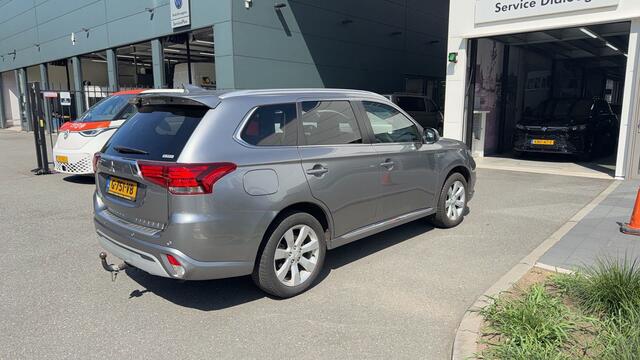 Mitsubishi OUTLANDER 2.4 PHEV Intense+ / Navigatie / Schuif/kanteldak / Camera / Trekhaak