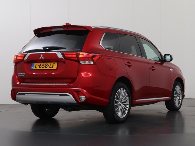 Mitsubishi OUTLANDER 2.4 PHEV Intense | Parkeercamera | Climate Control | Cruise Control | Navigatie via Carplay |