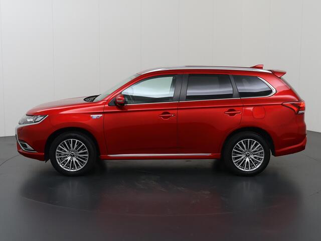Mitsubishi OUTLANDER 2.4 PHEV Intense | Parkeercamera | Climate Control | Cruise Control | Navigatie via Carplay |