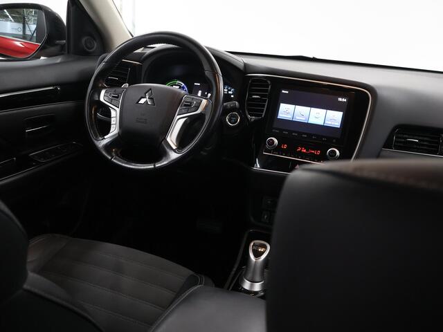 Mitsubishi OUTLANDER 2.4 PHEV Intense | Parkeercamera | Climate Control | Cruise Control | Navigatie via Carplay |