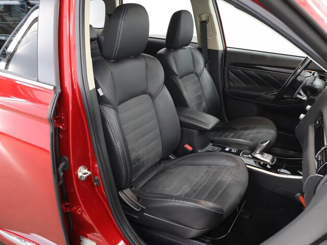 Mitsubishi OUTLANDER 2.4 PHEV Intense | Parkeercamera | Climate Control | Cruise Control | Navigatie via Carplay |