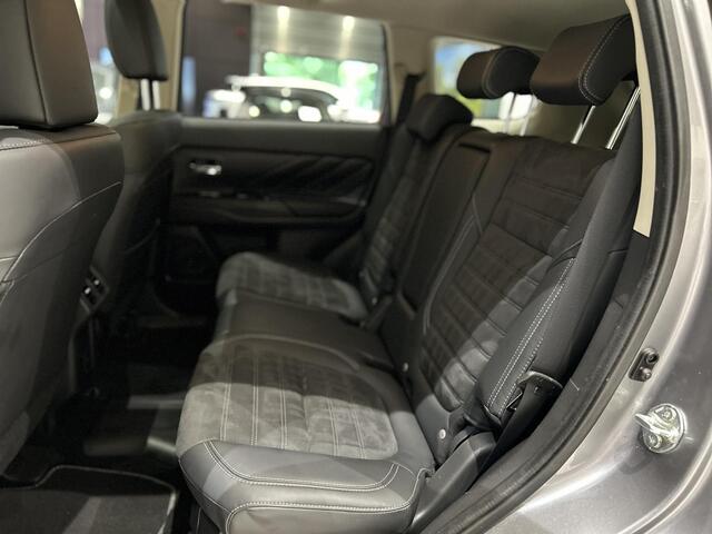 Mitsubishi OUTLANDER 2.4 PHEV Intense+ | Panoramadak | Stoel + Suur verwarming | 360 Camera