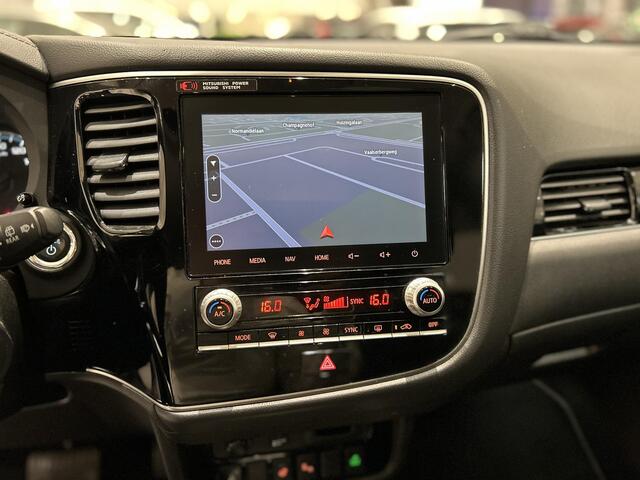 Mitsubishi OUTLANDER 2.4 PHEV Intense+ | Panoramadak | Stoel + Suur verwarming | 360 Camera