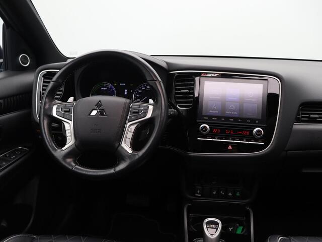 Mitsubishi OUTLANDER 2.4 PHEV Instyle | Leder | Panorama dak | Stoelverwarming | Trekhaak |