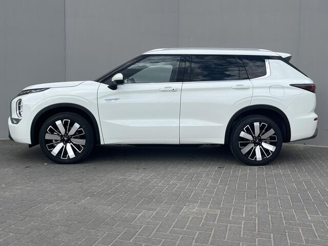 Mitsubishi OUTLANDER 2.4 PHEV Instyle+ /¤ 4.500,- Voordeel Op Nieuwprijs / 8 Jaar Fabrieksgarantie / Elektrische Range 86 KM WLTP / Full Option / 7 Rij Modus / Apple Carplay&Android Auto / All Wheel Control /