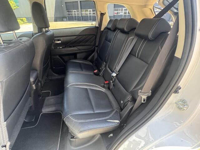 Mitsubishi OUTLANDER 2.0 PHEV Prestige Leer, schdak