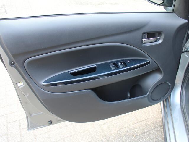 Mitsubishi SPACE STAR 1.0 Intense Automaat /Airco/Bluetooth/USB/LMV/CV/Elek.ramen/2e Eig.