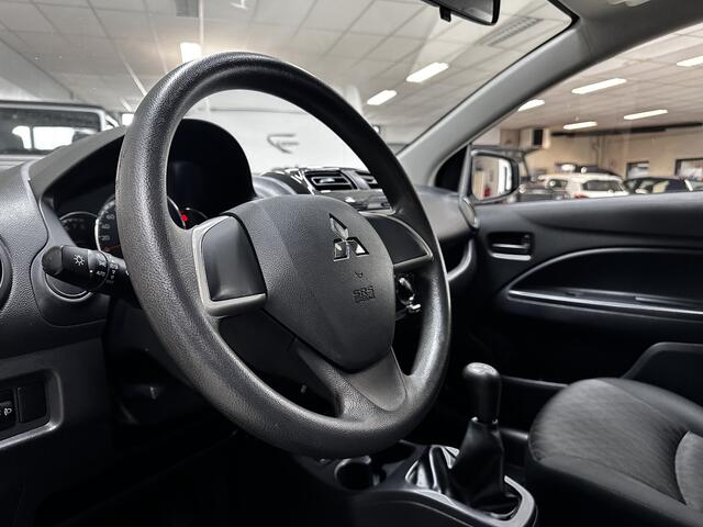 Mitsubishi SPACE STAR 1.0 Cool+/ /Airco! /Elek. pakket /C.V. afstand /Radio-CD AUX /Isofix /Dagrijverl. /Dakspoiler /Bumpers in kleur.