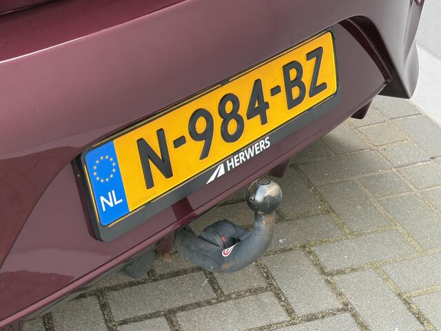 Mitsubishi SPACE STAR 1.2 Intense Automaat / Apple Carplay & Android Auto / Cruise control / Stoelverwarming / Afneembare trekhaak voor fietsendrager / All season banden / 8 jaar garantie