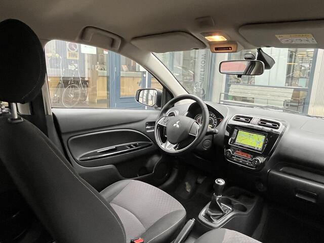 Mitsubishi SPACE STAR 1.0 Intense | NL Auto/2e Eig./Navi/Clima/Bluetooth/Privacy-Glass/Achterspoiler/14" LM-Velgen met All Season Banden
