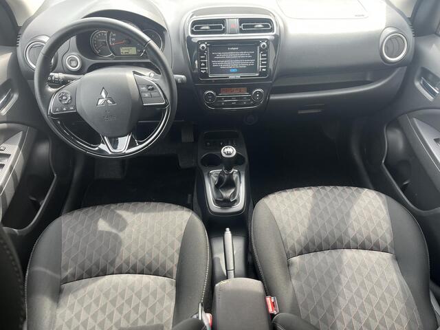 Mitsubishi SPACE STAR 1.2 Nova / Cruise Control / Stoel Verwarming / Navigatie / Keyless Entry/Start / Apple Carplay & Android Auto / Airco / Lichtmetalen Velgen 14" /