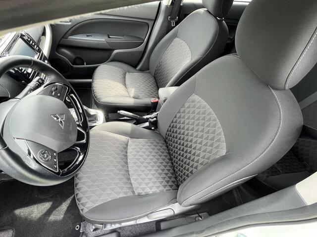 Mitsubishi SPACE STAR 1.2 Nova / Cruise Control / Stoel Verwarming / Navigatie / Keyless Entry/Start / Apple Carplay & Android Auto / Airco / Lichtmetalen Velgen 14" /