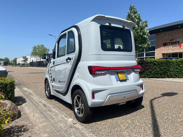Motion Maxx | Elektrische ramen | Camera | Bluetooth | Airco