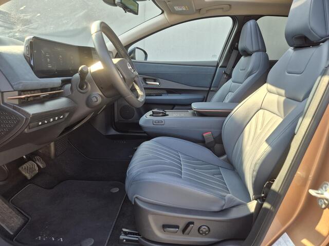 Nissan Ariya e-4ORCE Evolve+ Pack 87 kWh Automaat / Accu SOH 99% / Fabrieksgarantie tot 07-2027 / CCS snelladen / WLTP bereik 498 km bereik stad 612 km / Head Up Display / Glazen schuif- en kanteldak / Stuur-, Stoel & Achterbank verwarming / Elektrische achterklep / S