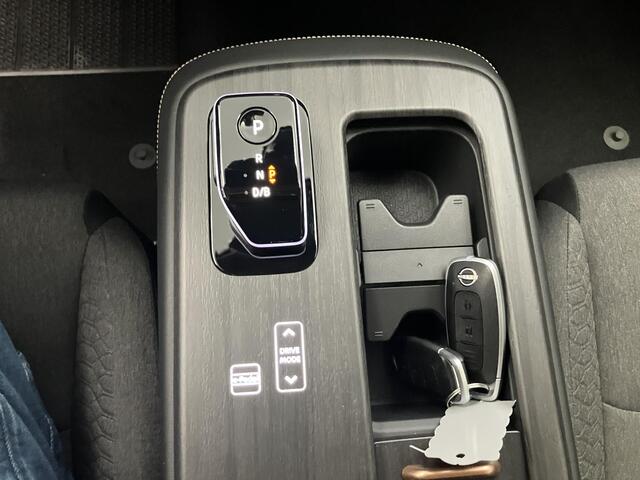 Nissan Ariya Limited Edition 91 kWh / NIEUW uit voorraad leverbaar! / ¤ 3.000,- korting/ Achteruitrijcamera / Apple Carplay & Android Auto / Navigatie full map / Keyless Entry & Start / Adaptieve Cruise Control / Climate Control /