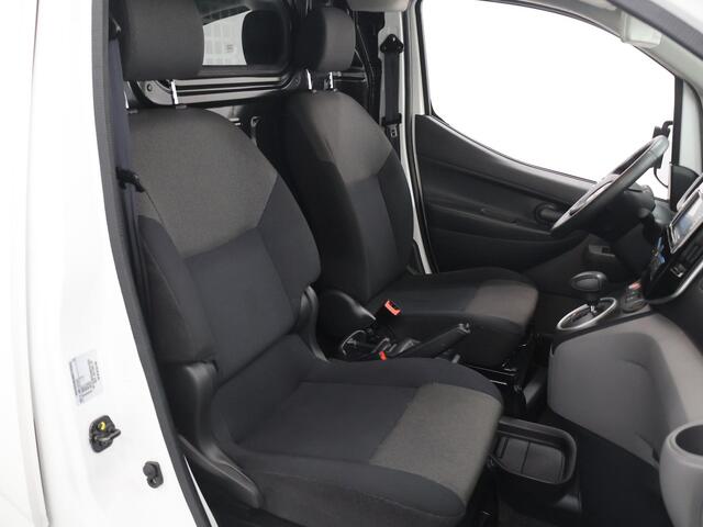 Nissan E-NV200 Business 40 kWh | SOH 90,5% | CLIMATE CONTROL | PARKEERCAMERA | NAVIGATIE | DUBBELE LAADVLOER |