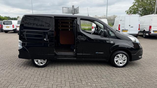 Nissan E-NV200 ZERO EMISSIE 40KWH 80KW 120PK AIRCO/ TREKHAAK/ NAVIGATIE/ CRUISE CONTROL/ CAMERA/ 100% DEALERONDERHOUDEN