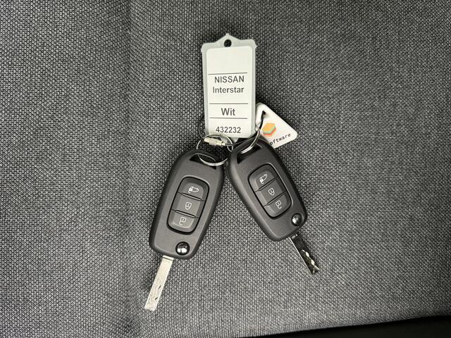 Nissan INTERSTAR L2H2 Limited 87 kWh | 400Km WLTP | 5 Jaar garantie | Trekhaak 2000Kg | 22KW AC | Multimedia | Camera