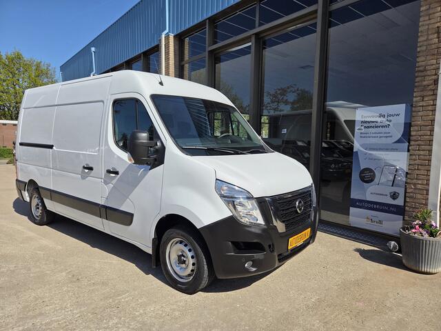 Nissan INTERSTAR 2.3 dCi 150Pk / 110Kw L2/H2 Airco Cruise Achteruitrijcamera Trekhaak 2500 Kg