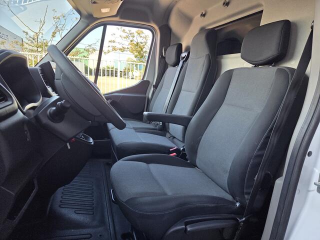 Nissan INTERSTAR 2.3 dCi 150Pk / 110Kw L2/H2 Airco Cruise Achteruitrijcamera Trekhaak 2500 Kg