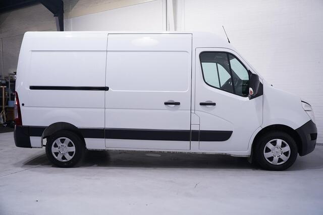 Nissan INTERSTAR 2.3 dCi 135 pk L2H2 Acenta Navi, Camera, Airco Cruise Control, Laadruimte Pakket, 3-Zits