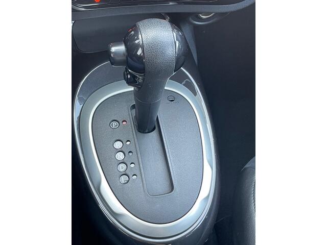 Nissan JUKE 1.6 N-Connecta Automaat Navigatie, Climate Control, Cruisecontrol, 17"Lm, Achteruitrijcamera