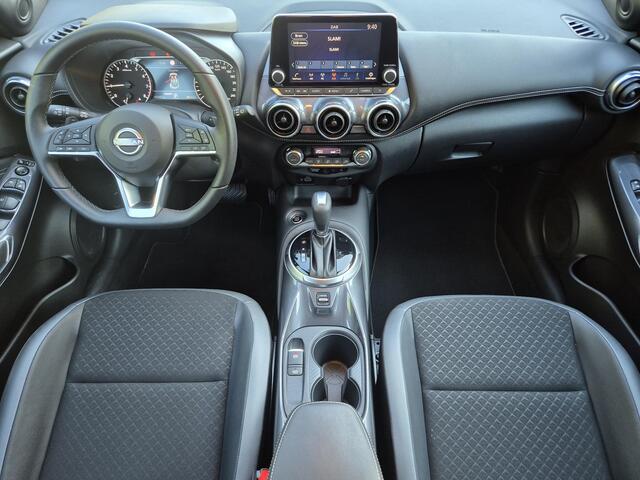 Nissan JUKE 1.0 DIG-T N-Connecta Automaat / Navigatie via Apple Carplay of Android Auto / Cruise control / Achteruitrijcamera / Keyless Entyr/Start / Climate control / Lichtmetalen wielen 17" / Parkeersensoren voor en achter /
