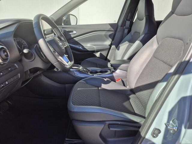Nissan JUKE 1.0 DIG-T N-Connecta Automaat / Navigatie via Apple Carplay of Android Auto / Cruise control / Achteruitrijcamera / Keyless Entyr/Start / Climate control / Lichtmetalen wielen 17" / Parkeersensoren voor en achter /