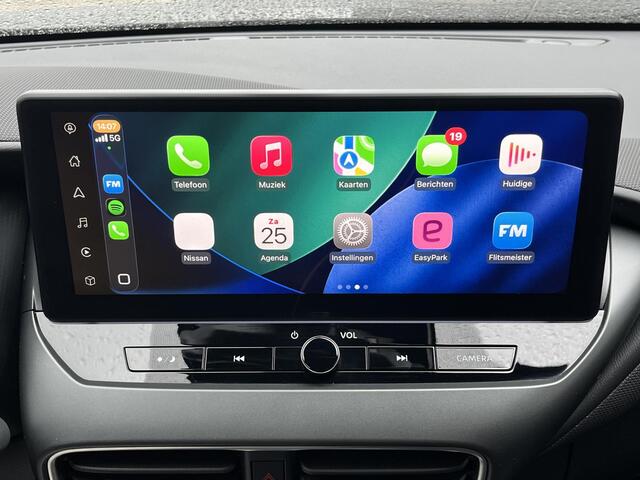 Nissan JUKE 1.0 DIG-T N-Connecta / Fabrieksgarantie t/m 10-04-2028 / Cold Pack / Trekgewicht 1250 KG / all-season banden / Apple Carplay Android Auto / Stuur-, Stoel en Voorruit verwarming / Achteruitrijcamera / Keyless Entry/Start / Draadloze telefoon lader /