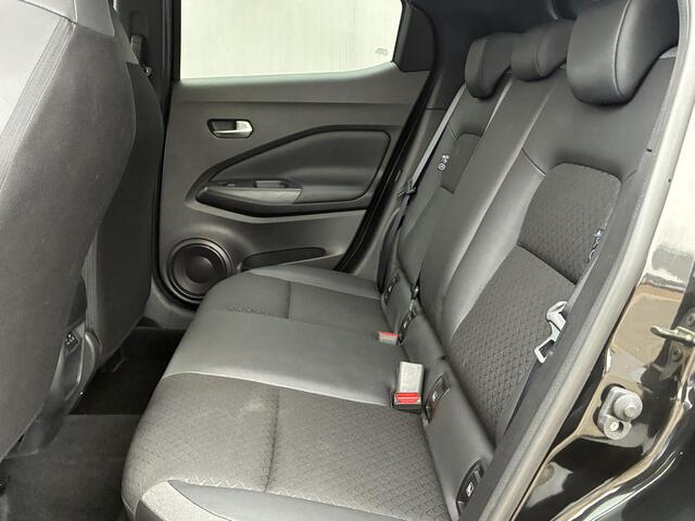 Nissan JUKE 1.0 DIG-T N-Connecta / Fabrieksgarantie t/m 10-04-2028 / Cold Pack / Trekgewicht 1250 KG / all-season banden / Apple Carplay Android Auto / Stuur-, Stoel en Voorruit verwarming / Achteruitrijcamera / Keyless Entry/Start / Draadloze telefoon lader /