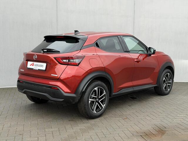 Nissan JUKE 1.6 Hybrid N-Connecta / Automaat / Fabrieksgarantie tot 05-2028 / Navigatie / Camera / PDC / Stoel & Stuurwielverwarming / Apple Carplay & Android Auto / Cruise / Clima / DAB /