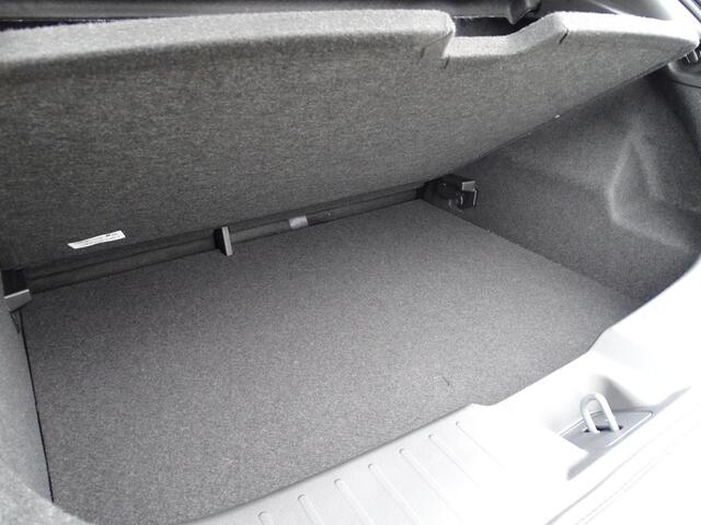 Nissan JUKE 1.6 Hybrid N-Connecta COLD PACK / METALLIC LAK