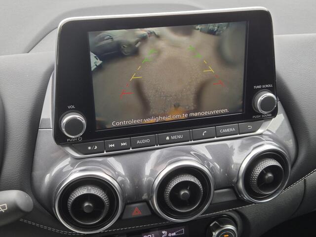 Nissan JUKE 1.0 DIG-T N-Connecta Handgeschakeld / Dealer onderhouden / Trekhaak vast / Navigatie via Apple Carplay of Android Auto / Achteruitrijcamera / Trekgewicht 1250 kg / Cruise control / Keyless Entry/Start / Climate control /