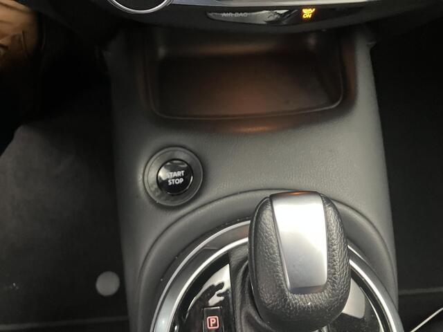 Nissan JUKE 1.6 Hybrid Tekna / Automaat / Afneembare trekhaak / Dealeronderhouden / Bose sound / Lederen bekleding.