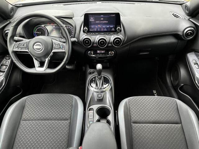 Nissan JUKE 1.6 Hybrid N-Connecta / Fabrieksgarantie tot 03-2027 / Adaptieve Cruise control / Navigatie d.m.v. Apple Carplay/Android Auto / Achteruitrijcamera / Parkeersensoren voor en achter / Climate control / Keyless Entry/Start /