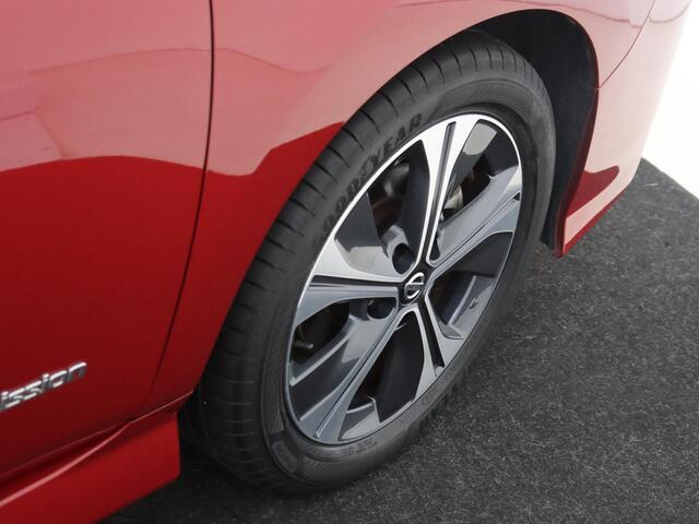 Nissan LEAF Tekna 40 kWh | Camera's rondom | Navigatie | Apple carplay | Bose Audio
