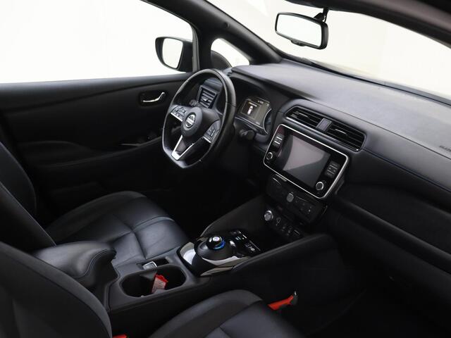Nissan LEAF Tekna 40 kWh | 360 Camera | Stoelverwarming | Navigatie | Leer | Climate Control