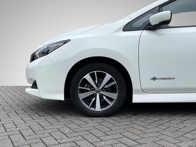 Nissan LEAF Acenta 40 kWh | Navigatie | Camera | Adapt. Cruise Control | Apple Carplay/Android Auto | Keyless Entry | Dodehoek Detectie | Rijklaarprijs!