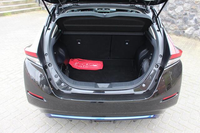 Nissan LEAF Acenta 40 kWh DAB snellader camera E pedal incl extra winter wielen set