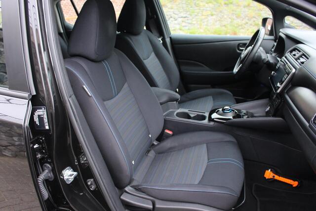 Nissan LEAF Acenta 40 kWh DAB snellader camera E pedal incl extra winter wielen set
