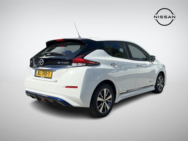 Nissan LEAF Acenta 40 kWh Chrome Pack, SoH 89% | Navigatie | Camera | Adapt. Cruise Control | Apple Carplay/Android Auto | Keyless Entry | Dodehoek Detectie | Rijklaarprijs!