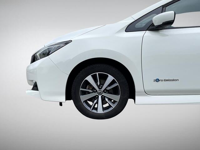 Nissan LEAF Acenta 40 kWh | Navigatie | Camera | Adapt. Cruise Control | Apple Carplay/Android Auto | Keyless Entry | Dodehoek Detectie | Rijklaarprijs!
