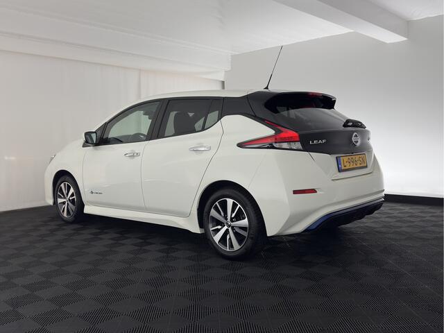 Nissan LEAF Acenta 40 kWh {SOH-90%} Aut. *ADAPTIVE-CRUISE | KEYLESS | NAVI-FULLMAP | BLIND-SPOT | DAB+ | PDC | COMFORTSEATS | DIGI-COCKPIT | PRIVACY-GLASS | 17"ALU