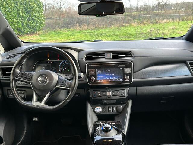 Nissan LEAF N-Connecta 40kWh Navi Ecc 360°Camera Adap.Cruise Pdc Keyless Blindspot Apple Carplay Android Auto Stoel+Stuurverwarming DAB Bluetooth Lmv Privacyglas Zeer compleet!