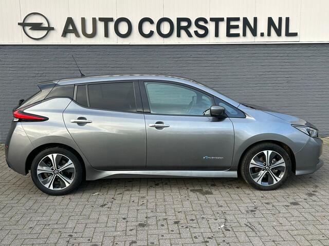 Nissan LEAF N-Connecta 40kWh Navi Ecc 360°Camera Adap.Cruise Pdc Keyless Blindspot Apple Carplay Android Auto Stoel+Stuurverwarming DAB Bluetooth Lmv Privacyglas Zeer compleet!