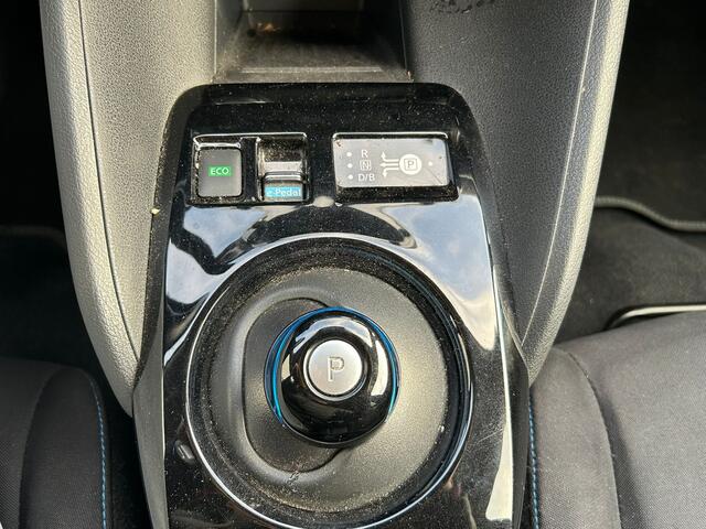 Nissan LEAF N-Connecta 40kWh Navi Ecc 360°Camera Adap.Cruise Pdc Keyless Blindspot Apple Carplay Android Auto Stoel+Stuurverwarming DAB Bluetooth Lmv Privacyglas Zeer compleet!