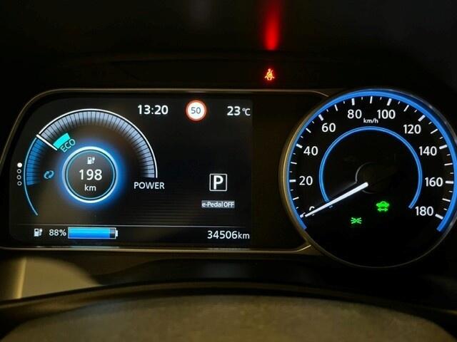 Nissan LEAF N-Connecta 40 kWh ( ¤ 2.000,- subsidie cadeau van Automeer )